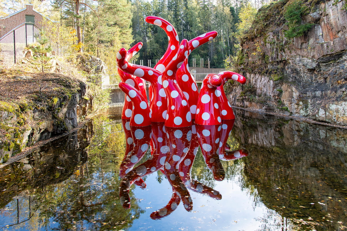 Sculpture Shine of Life by Yayoi Kusama Sculpture Shine of Life by Yayoi Kusama