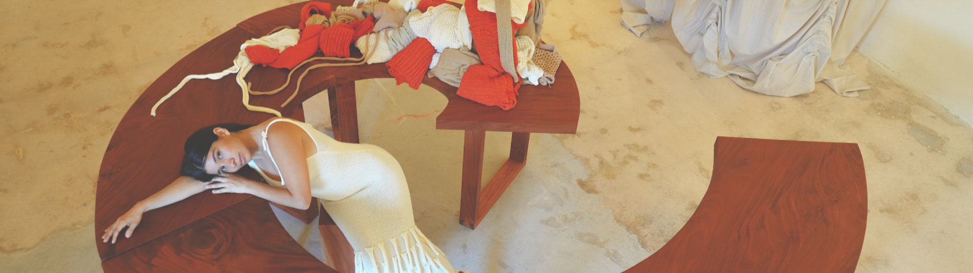 YOMAS: La Nueva Arquitectura del Knitwear en Miramar