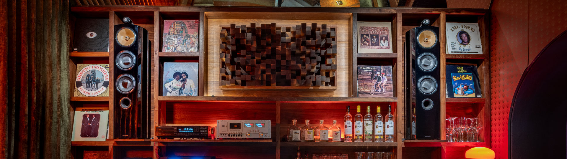 El Más Allá Hi-Fi Audio Bar: un viaje multisensorial en el Viejo San Juan
